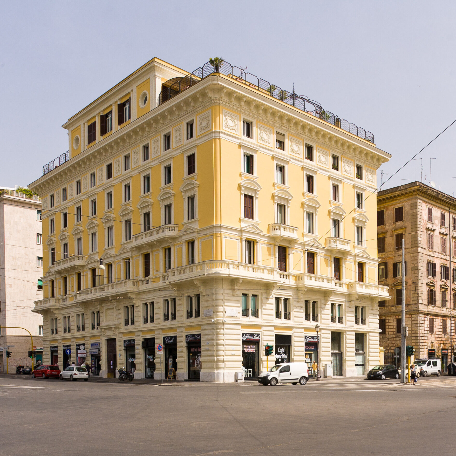 Edificio via Emanuele Filiberto